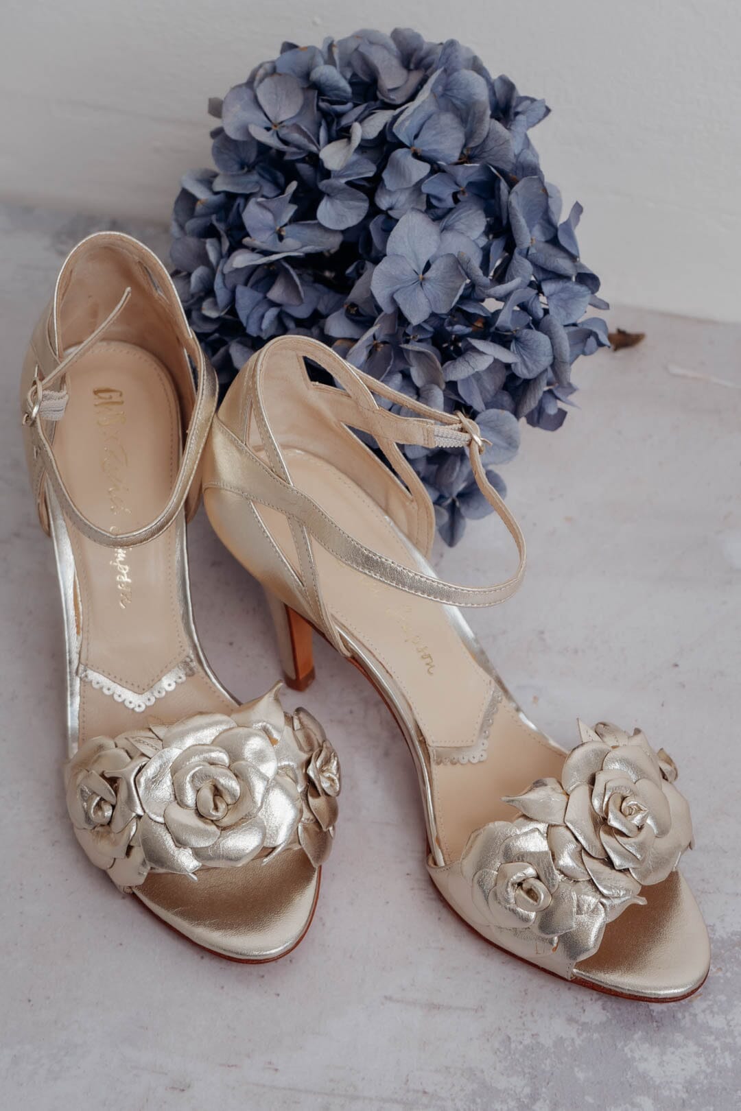 Brautschuhe mit floralen Details – Zadie Gold Outlet