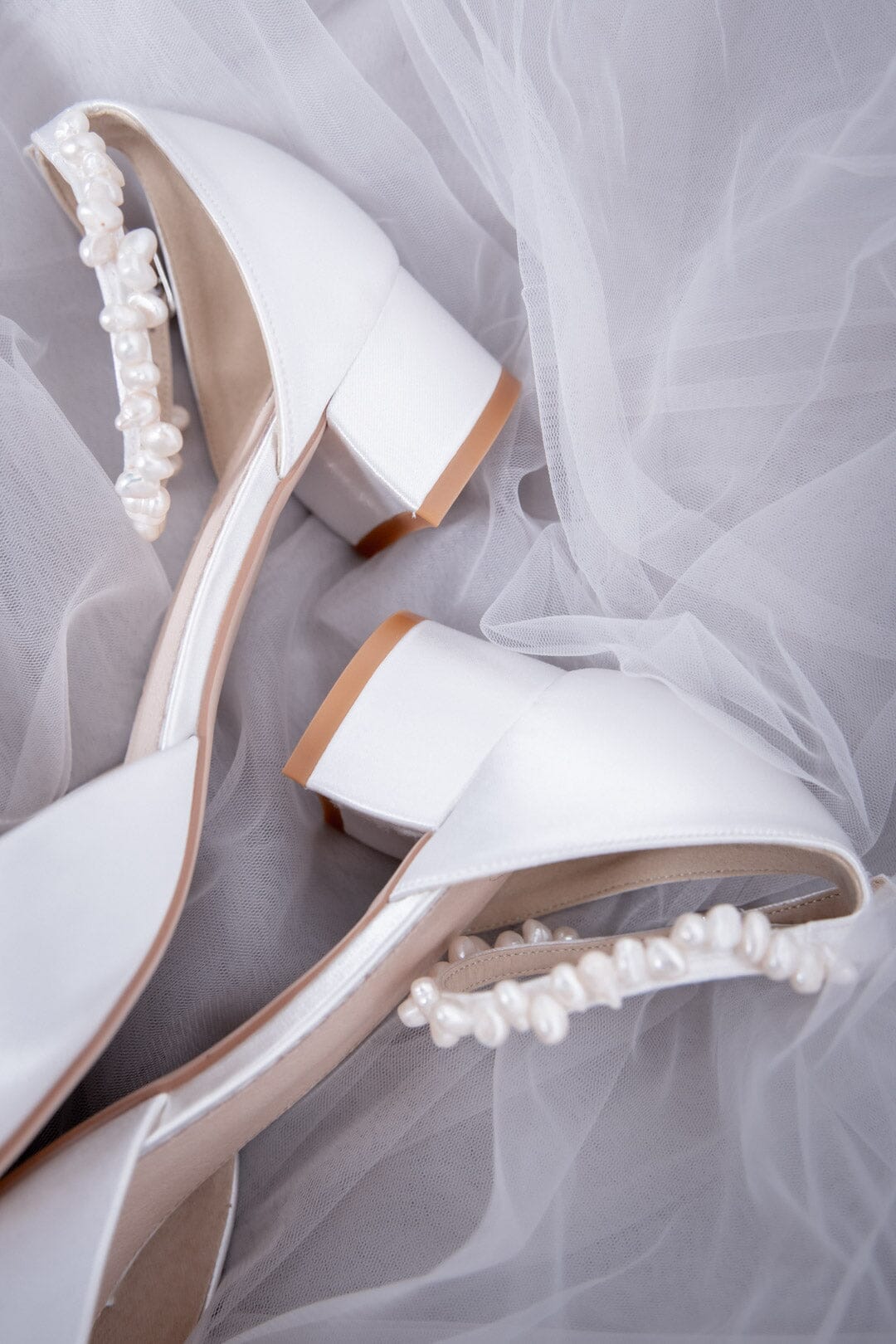 Braut Peeptoes mit Perlen – Fiona Ivory Satin | The Perfect Bridal Company