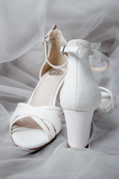 Braut Sandale aus Velours – Frankie | The Perfect Bridal Company
