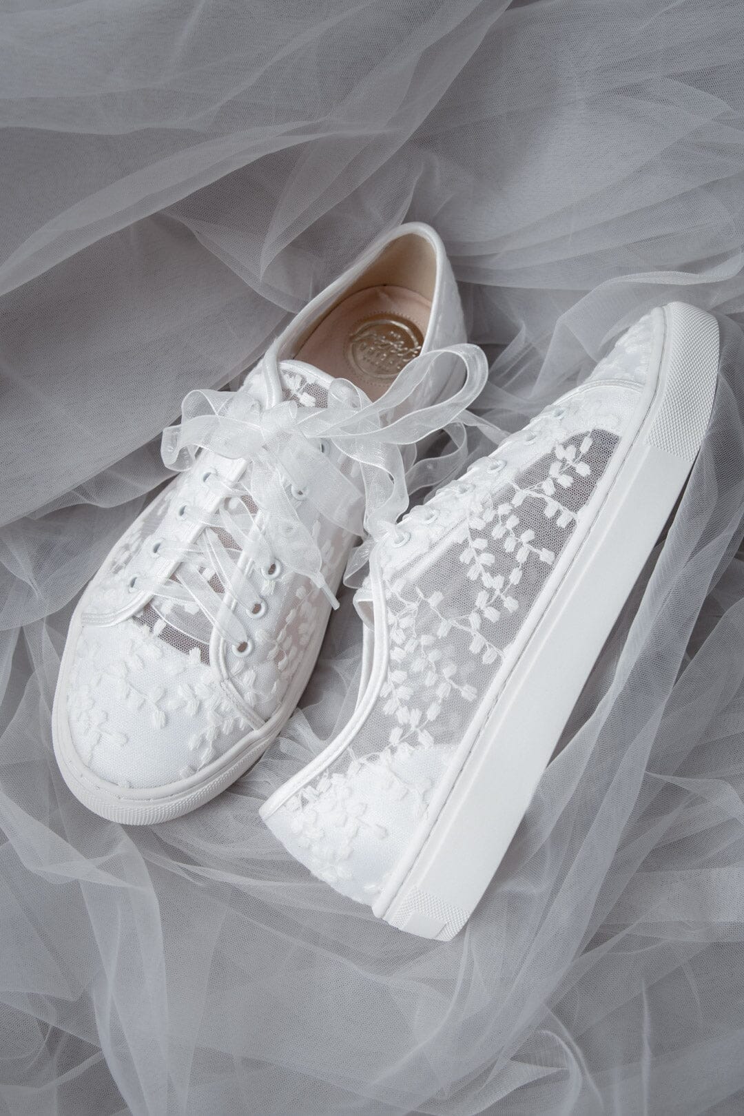 Braut Sneakers mit Spitze – Oakley | The Perfect Bridal Company