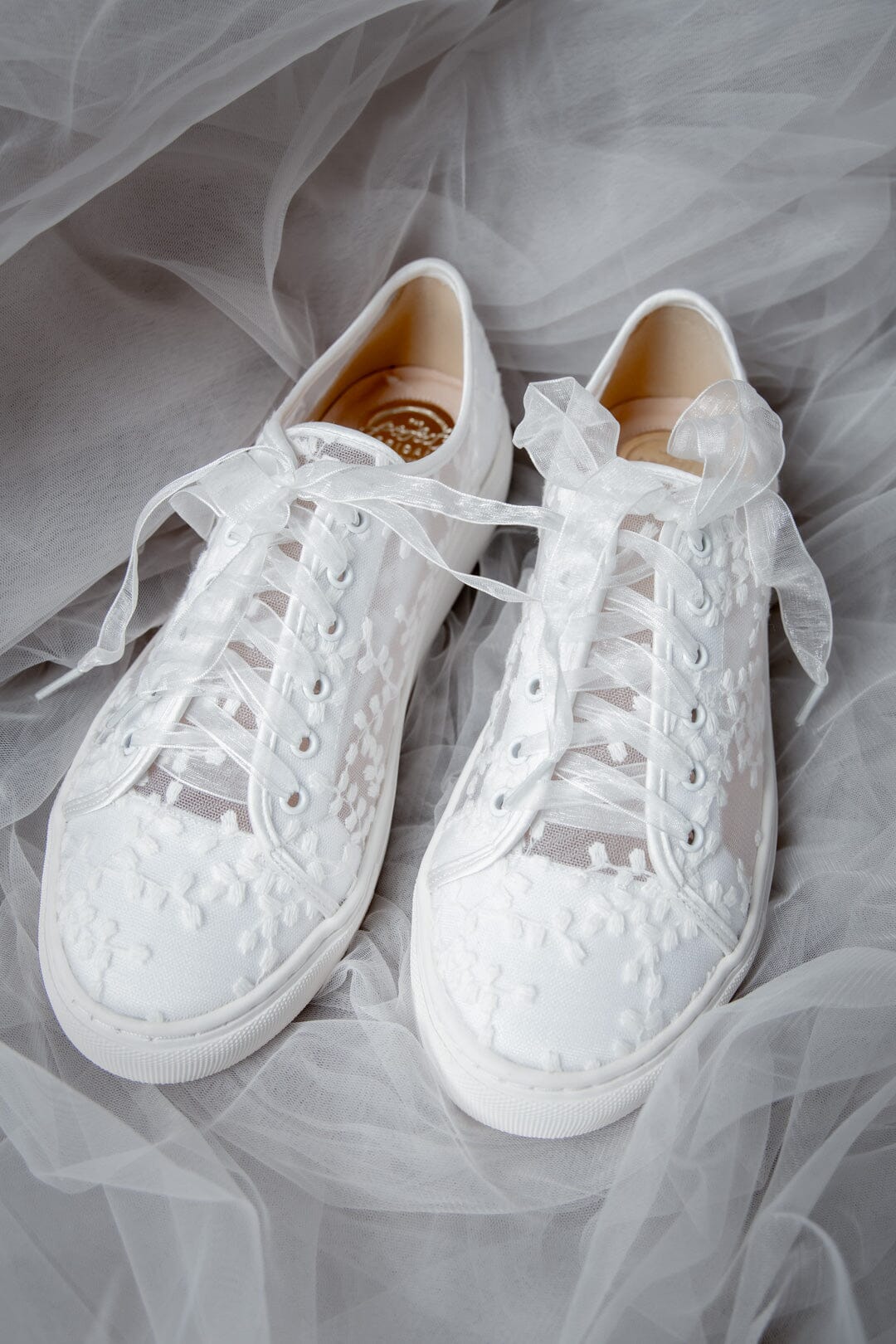 Braut Sneakers mit Spitze – Oakley | The Perfect Bridal Company