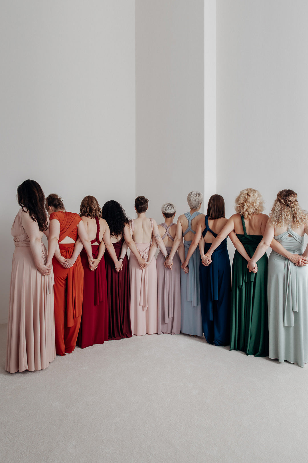 Brautjungfernkleider in vielen verschiedenen Farben 