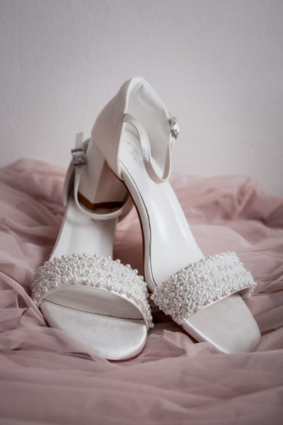 Brautschuh mit Perlenverzierung – Lauren Ivory Satin