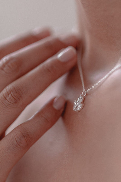 Filigrane Halskette für die Braut mit Kristall Anhänger - Simply Wonderful
