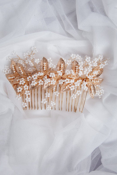 Glamouröser Haarkamm mit weißen Perlen und goldenen Blättern