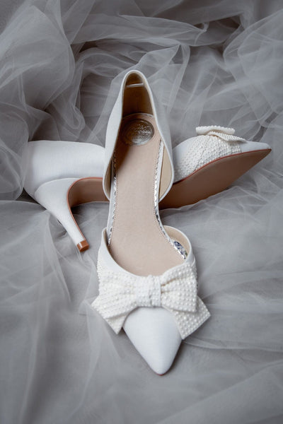 Spitze Brautschuhe mit Perlen – Adele | The Perfect Bridal Company