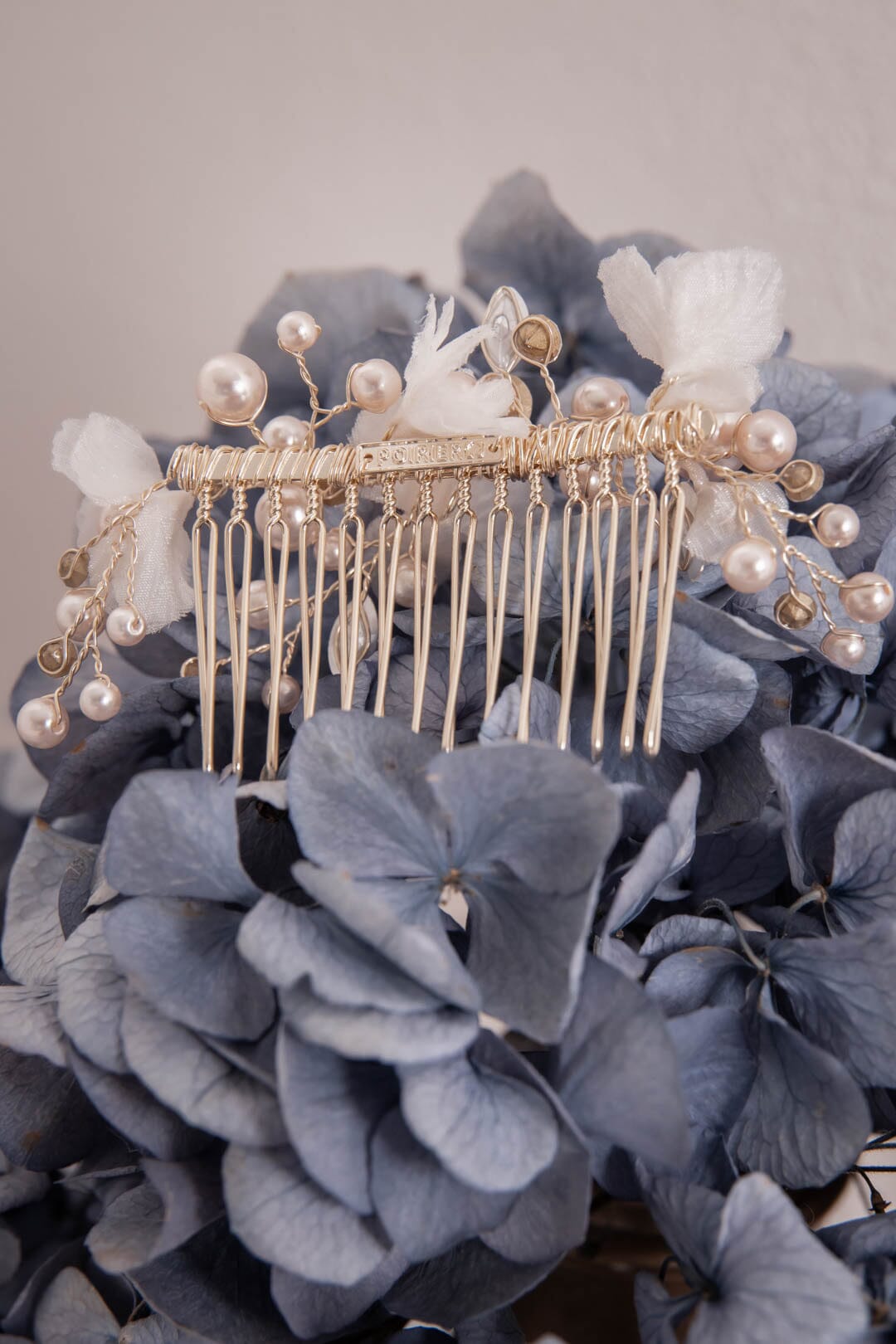 Zweifarbiger Braut Haarkamm mit Perlen und Strass