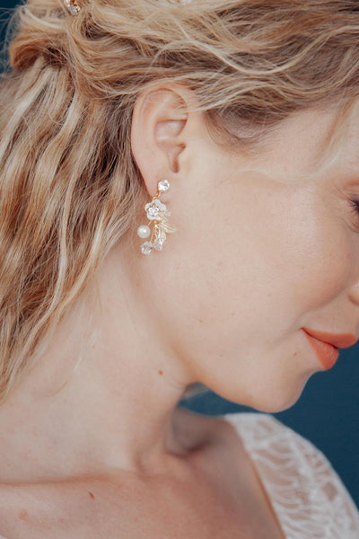 Boho Braut Ohrringe mit Perlen und Blüten