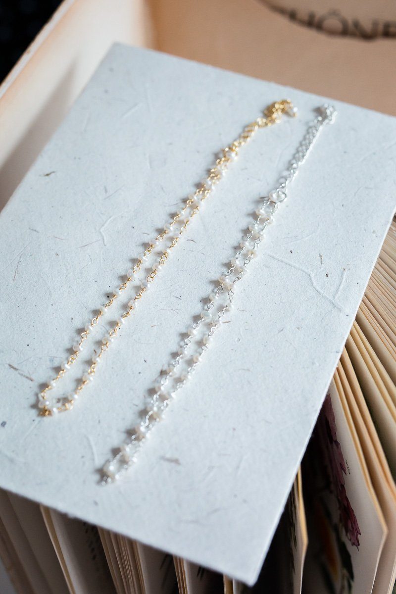 Fußkettchen, Brautschmuck mit kleinen Perlen in Gold oder Silber