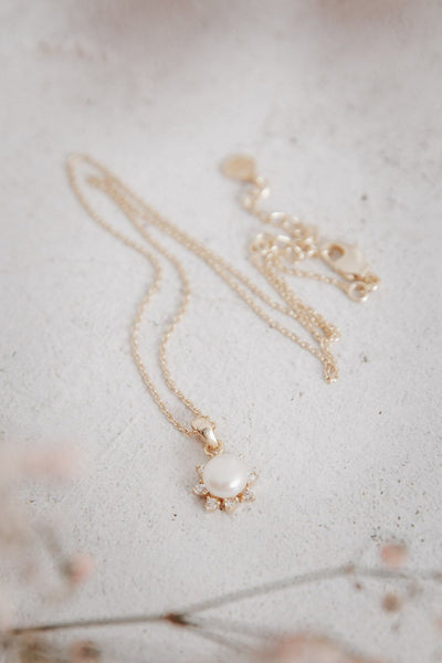 Goldene Braut Halskette mit verzierter Perle