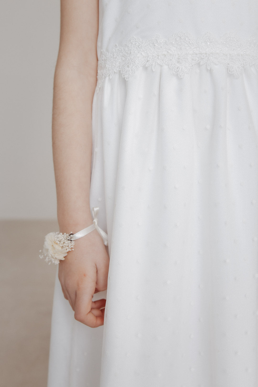 Mädchenkleid aus gepunktetem Tüll – Luna Ivory