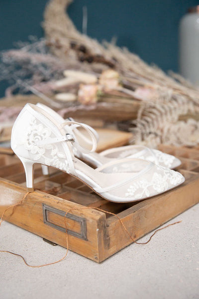 Braut-Kitten Heels mit Vintage-Spitze - Candice Ivory