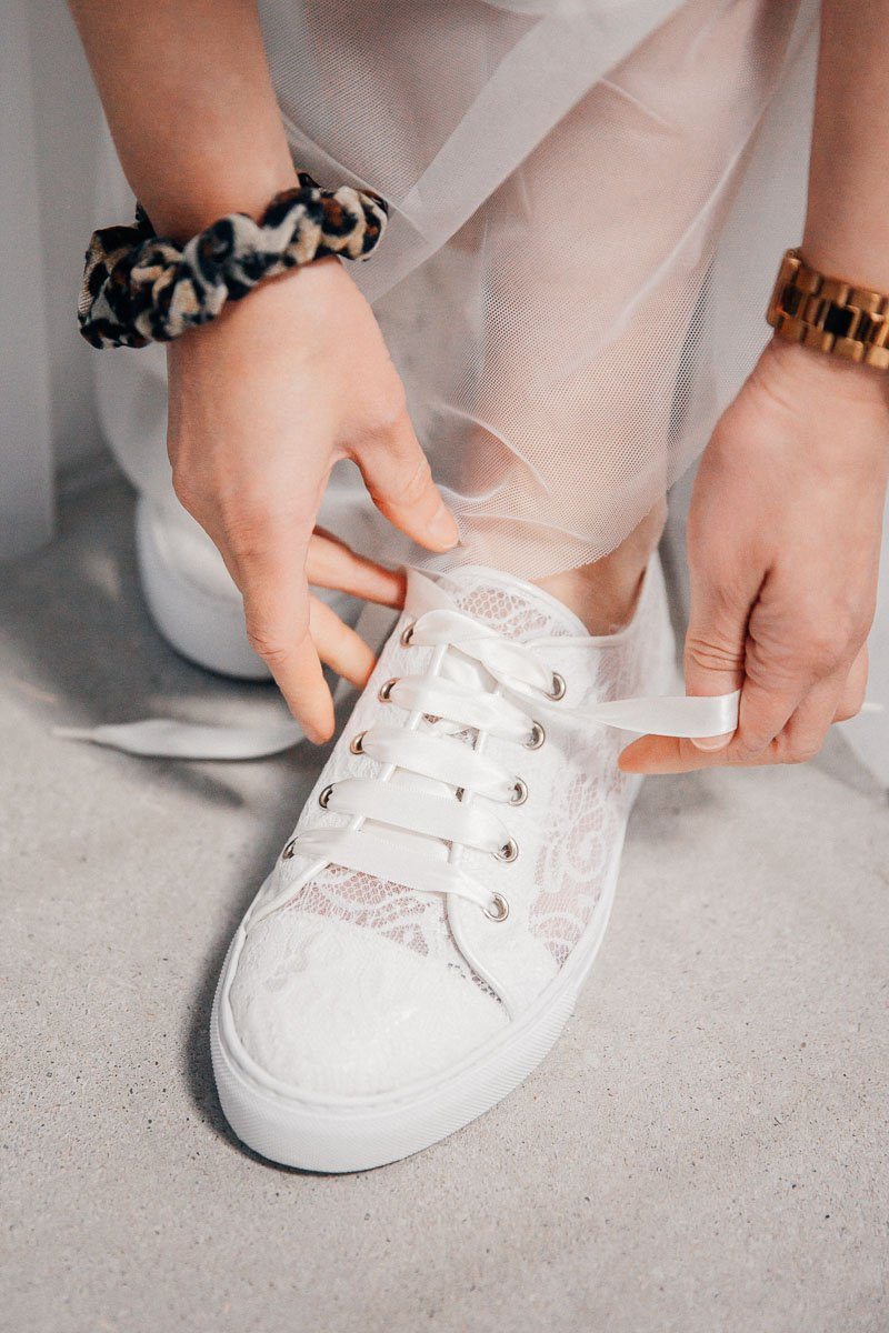 Braut Sneakers mit Spitze und Satinschnürsenkeln - Nelli Pearl Lace