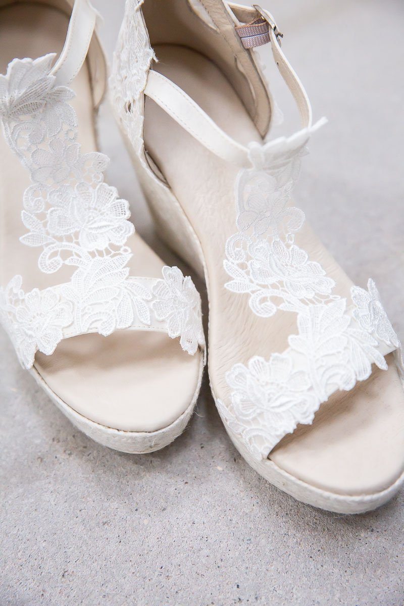 Braut Wedges, Sandalette mit Keilabsatz und romantischer Blumenspitze