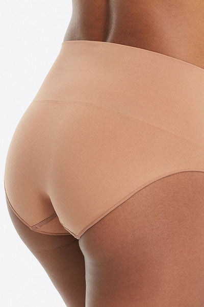 Everyday Shaping Panties Brief - Slip in Beige für helle Outfits - SPANX