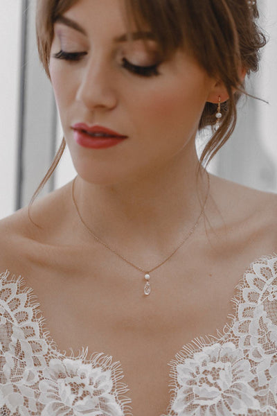 noni Brautmode, Braut Halskette mit Kristall-Tropfen und Süßwasserperle - Cupid
