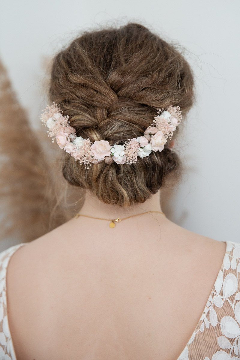 Headpiece im Boho Stil mit Blüten in Rosa und Weiß