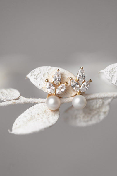 Zierliche Braut Ohrstecker mit Kristallen und Perlen - Simply Delightful